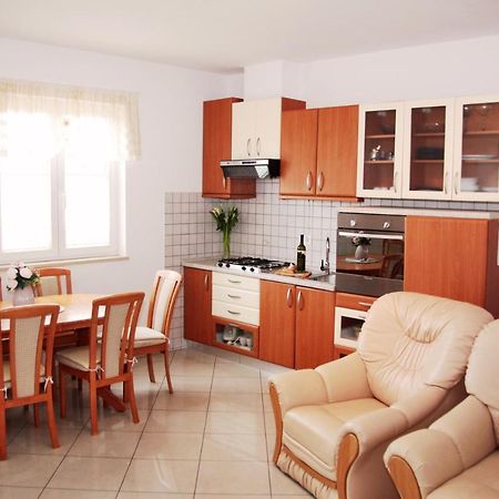 Apartment Matika, Terrace Apartment 10 Minutes Walk From Center Rovinj Exterior photo