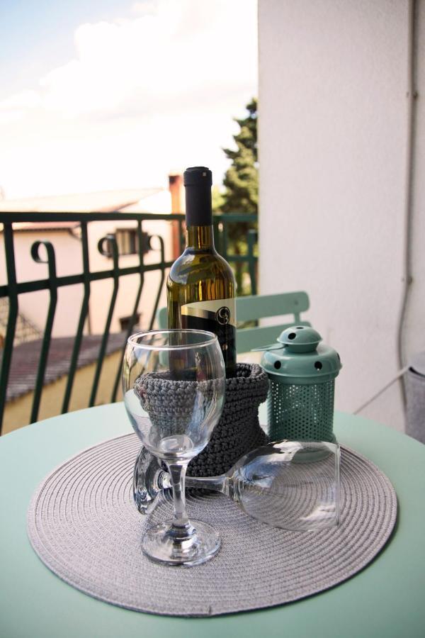 Apartment Matika, Terrace Apartment 10 Minutes Walk From Center Rovinj Exterior photo
